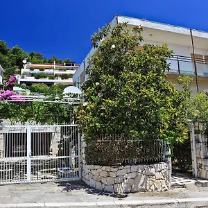 Meje Apartment Split