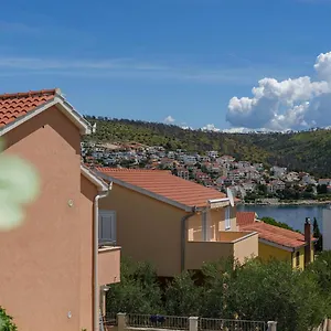 Cesarica Apartment Trogir